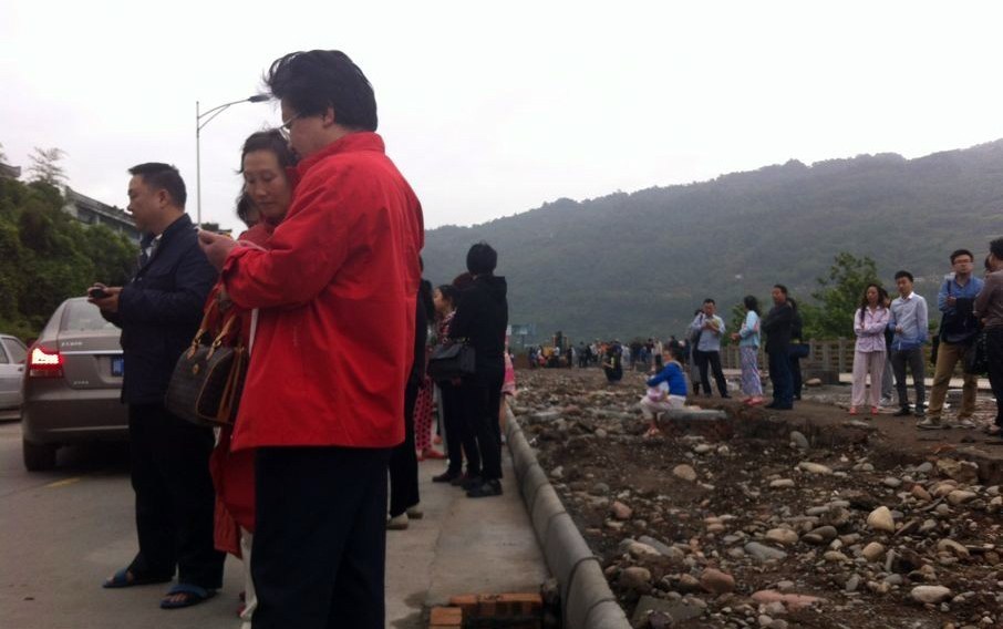 四川雅安蘆山縣發生7.0級地震[組圖]