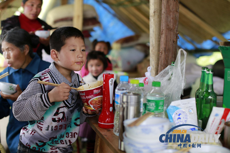 中國日報記者直擊地震重災(zāi)區(qū)龍門鄉(xiāng)[組圖]