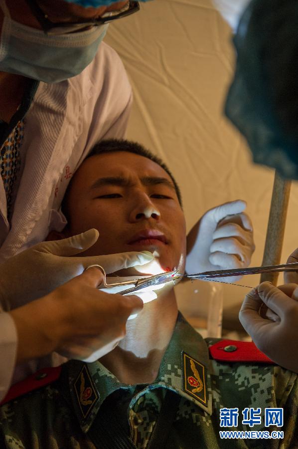 “迷彩”災區的第一道希望