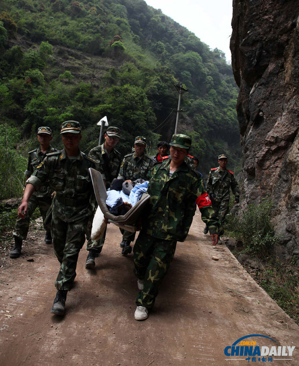 中國日報記者挺近“孤島”寶興縣靈關鎮