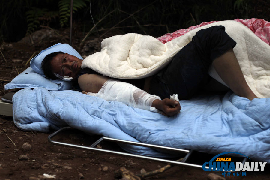 中國日報記者挺近“孤島”寶興縣靈關(guān)鎮(zhèn)