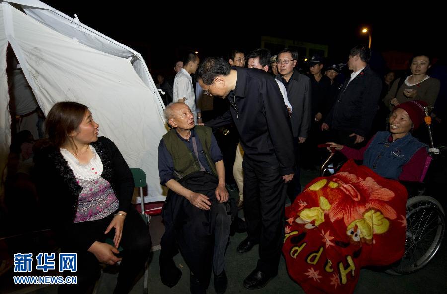 李克強(qiáng)在震區(qū)24小時(shí)的足跡