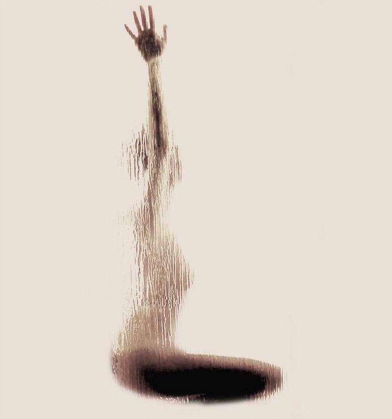 裸體呈現(xiàn)英文字母剪影