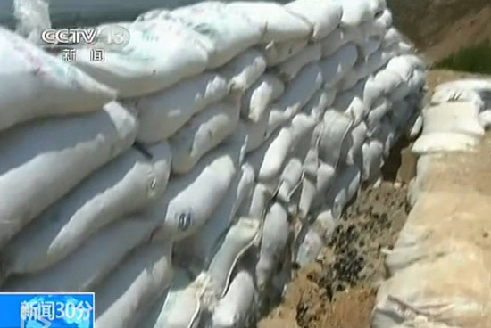 解放軍女兵投擲手榴彈脫手 指導(dǎo)員4秒成功處置