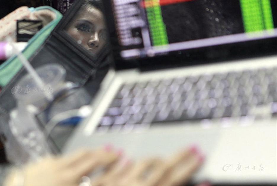 90后學(xué)生嫩模的放肆青春