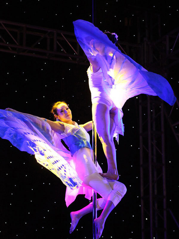 鋼管舞劇梁祝優美驚艷 揭秘臺前幕后