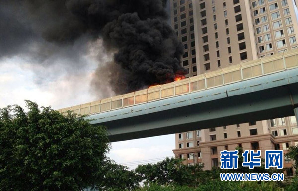 廈門(mén)BRT公車(chē)起火造成至少20人死亡