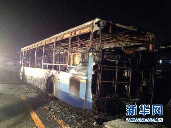 廈門(mén)BRT公車(chē)起火造成至少20人死亡