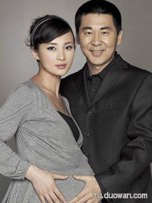 姚晨懷孕9個(gè)月大肚照曝光 女星罕見(jiàn)孕照妖嬈PK（組圖）