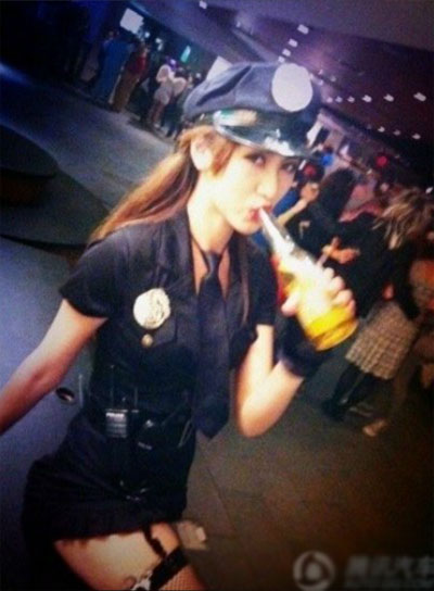 北大校花學(xué)歷造假遭圍觀 豪車生活照曝光(圖)