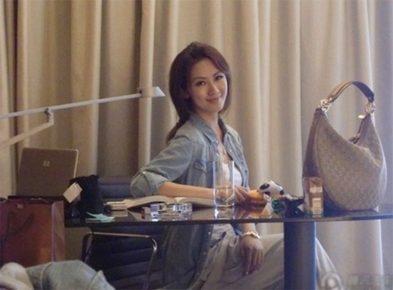 北大校花學歷造假遭圍觀 豪車生活照曝光(圖)