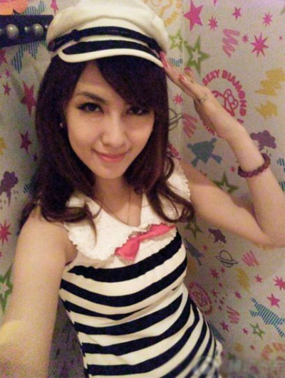 北大校花學歷造假遭圍觀 豪車生活照曝光(圖)