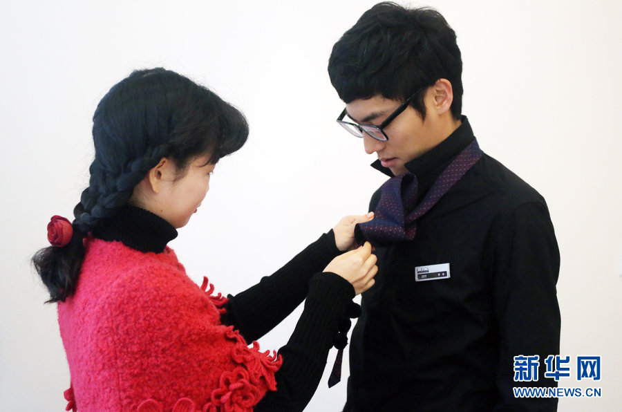 富豪相親如選妃 處子身家務勤形象佳