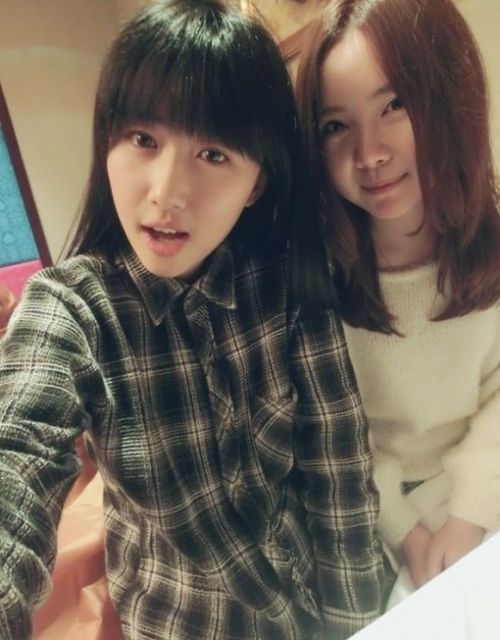 人大女神走紅 康逸琨私房照PK奶茶MM章澤天(圖)