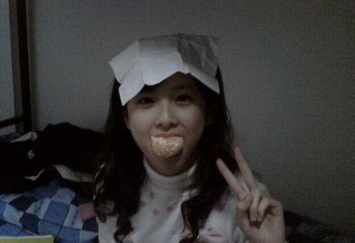 人大女神走紅 康逸琨私房照PK奶茶MM章澤天(圖)