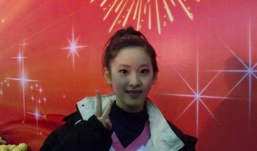 人大女神走紅 康逸琨私房照PK奶茶MM章澤天(圖)