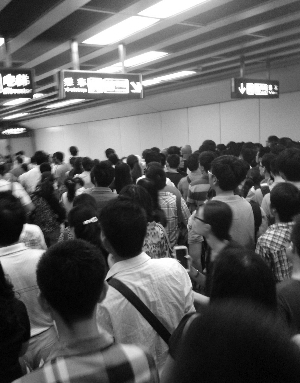 10號線故障致大量乘客滯留