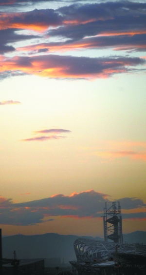 吹空調(diào)拿補(bǔ)貼 頂烈日沒(méi)人管