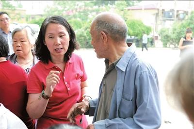 中國城鎮(zhèn)居民享80%醫(yī)療資源 農(nóng)民僅能依靠村醫(yī)