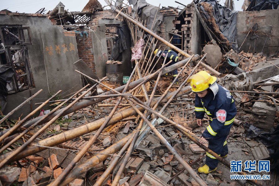 高清：江蘇省高郵市遭遇龍卷風(fēng)襲擊