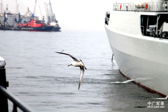 中俄聯(lián)演進(jìn)入實(shí)兵演習(xí)階段 兩軍戰(zhàn)艦整裝待發(fā)