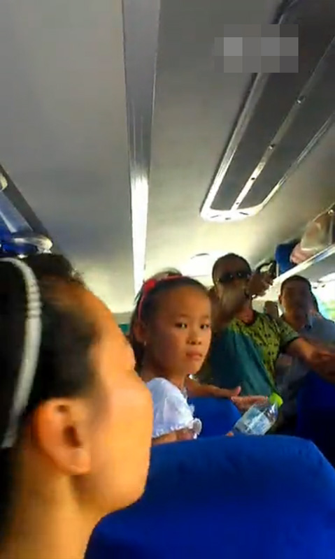 北京旅游大巴持刀威脅游客“黑導(dǎo)游”已被警方找到