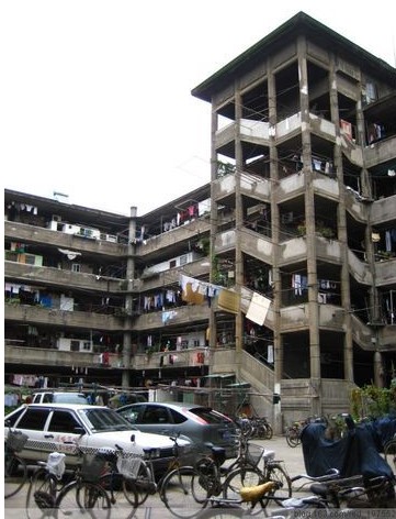 現實版豬籠城寨似古羅馬斗獸場 攝影師鏡頭再現蝸居心酸(圖)