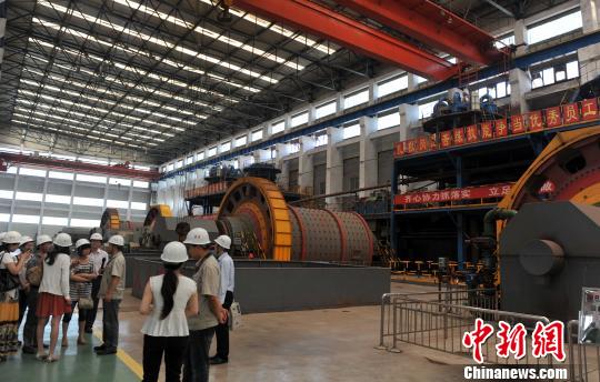 探訪中國“鋼鐵糧倉”：一座礦山的另種“吃光喝凈”