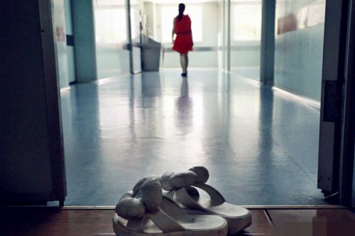 5位前男友不知誰是孩兒爸陪同人流 揭秘少女人流現場(圖)