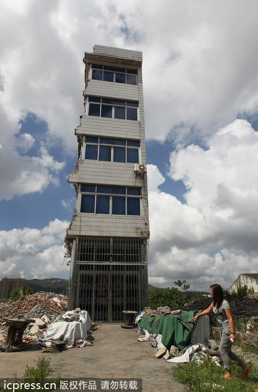 浙江瑞安驚現(xiàn)5層“片片樓” 斷水?dāng)嚯娨寻肽? valign=