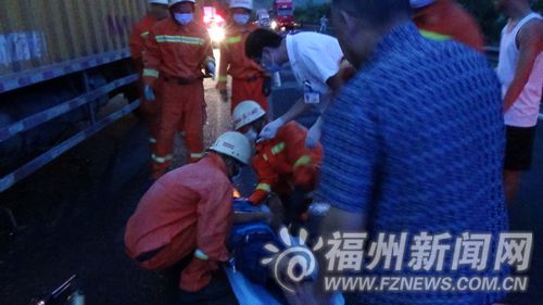 沈海高速連江段凌晨兩貨車追尾 一司機不幸殞命