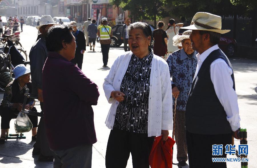 甘肅定西岷縣附近發生6.6級左右地震 居民下樓躲避