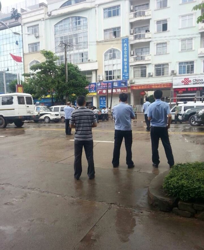 廣西東興一男子計(jì)生局持刀行兇 官方回應(yīng)確有此事