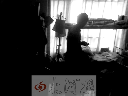 鄭州蟻族的群租房生活 120平米三室兩廳要塞20個人