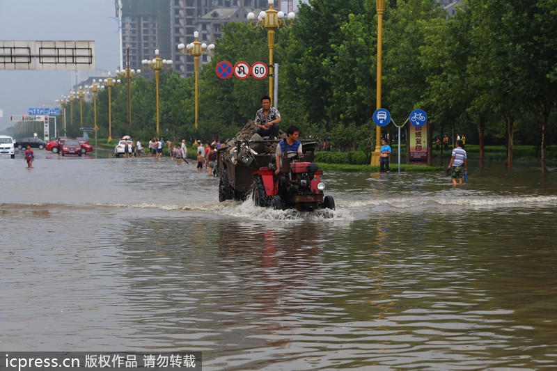 河南許昌：天降暴雨 全城被淹