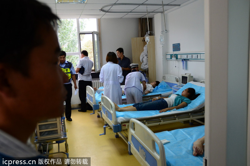 蘭州一客車發生側翻 致5死14傷