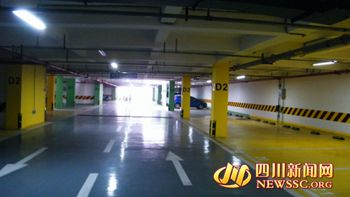 四川一樓盤租停車位交70年費 業主:活不了那么久