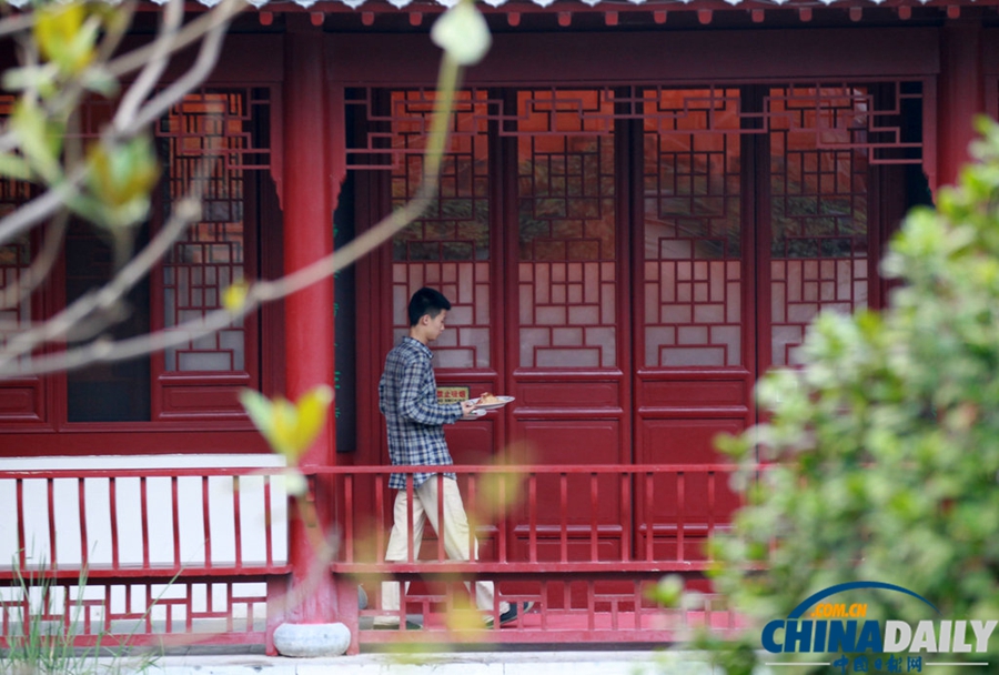高清：鄭州一公園每天只開4小時 閉園后變高檔餐館
