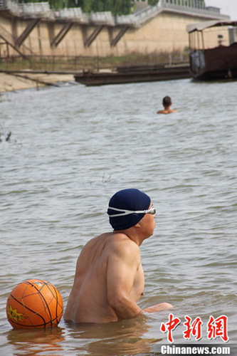 夏季多地出現(xiàn)“熱射病”或致死 防病七招需謹(jǐn)記