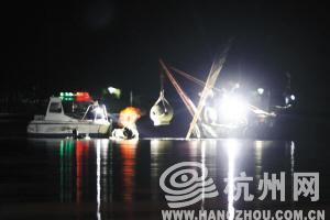三潭印月石塔連夜修復 今后游客拍照須保持距離