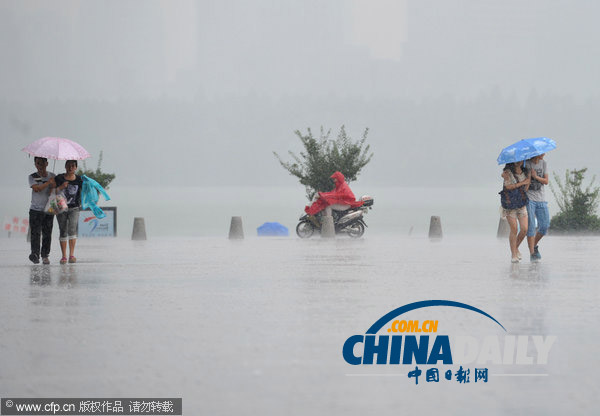 南京：3枚增雨火箭彈打下一場及時雨 全城瞬間“清涼”