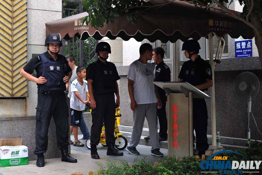 成都成華區發生警匪槍戰 2疑犯被制服1人在逃