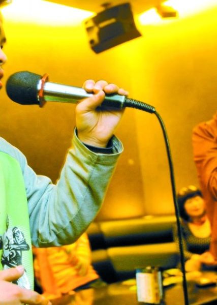 女生k歌觸電身亡 麥霸鴨梨山大