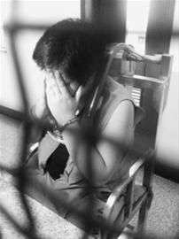 女子與“男友”發生性關系 在派出所發現其為女性