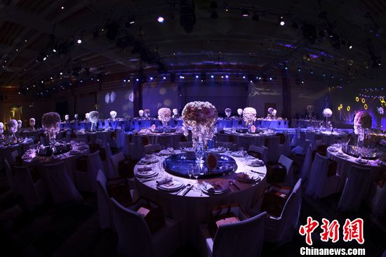 “槿汐姑姑”孫茜大婚 《甄嬛傳》劇組重聚