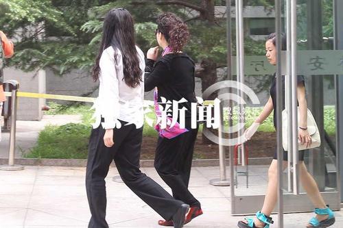 李某某律師報警：頻接騷擾電話 遭死亡威脅