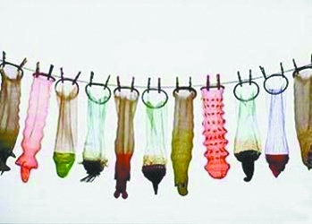 寫出避孕套15種用法 大學考題網友搶答