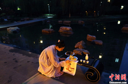 組圖：各地少女身著漢服還原古代“七夕現(xiàn)場(chǎng)”