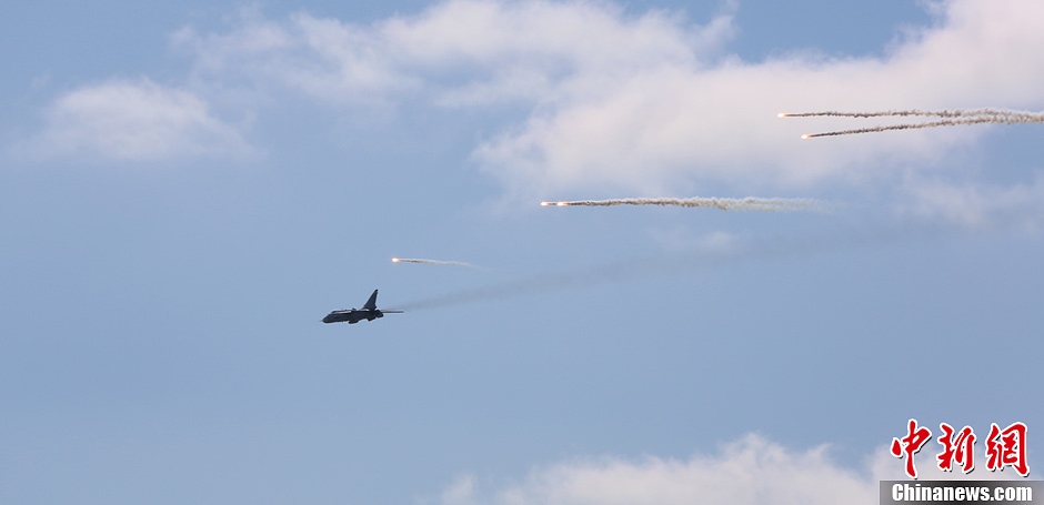 “和平使命—2013”中俄聯(lián)演舉行實兵協(xié)同訓練