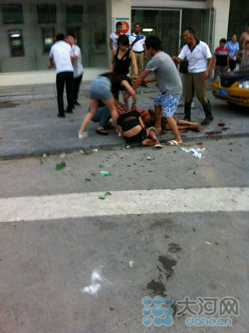 組圖:長垣街頭上演“血色七夕”